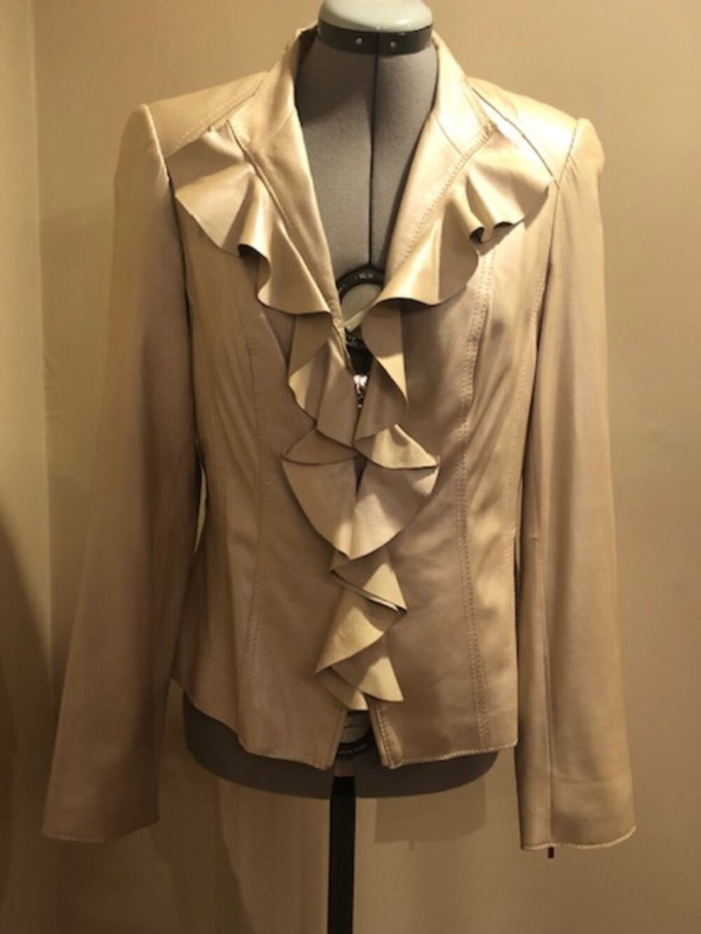 White House Black Market Cream soft leather flowing Feminine jacket Size Small
